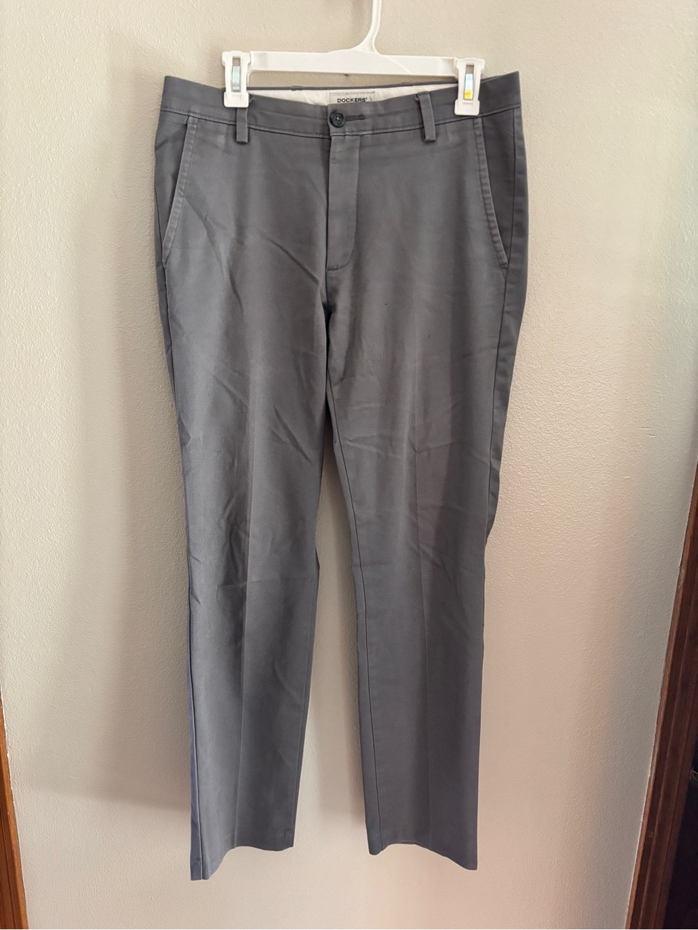 Dockers Men's Gray Chino Pants